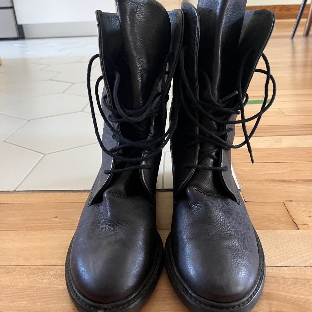 P. monjo combat boots